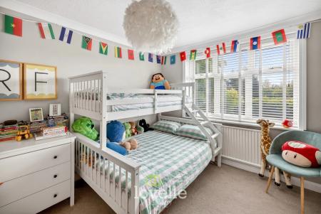 3 bedroom Semi-detached house for sale in Roundway, Grimsby, DN34