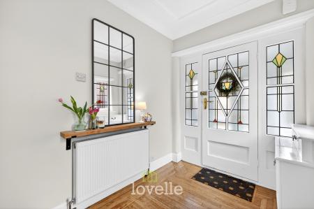 3 bedroom Semi-detached house for sale in Roundway, Grimsby, DN34