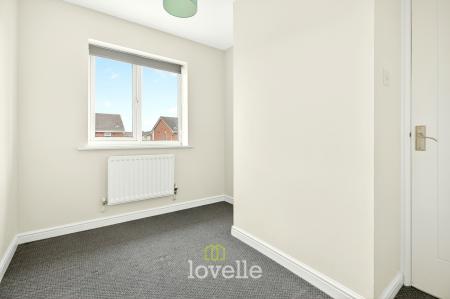 3 bedroom Semi-detached house for sale in Buckingham Grove, Grimsby, DN33