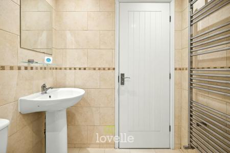 3 bedroom Semi-detached house for sale in Buckingham Grove, Grimsby, DN33