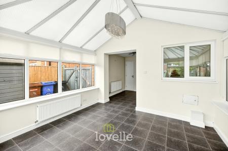 3 bedroom Semi-detached house for sale in Buckingham Grove, Grimsby, DN33