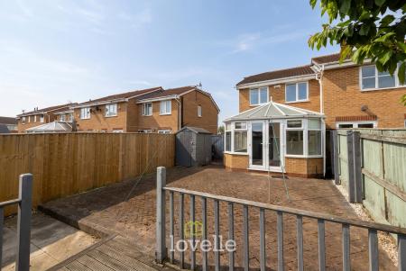 3 bedroom Semi-detached house for sale in Buckingham Grove, Grimsby, DN33