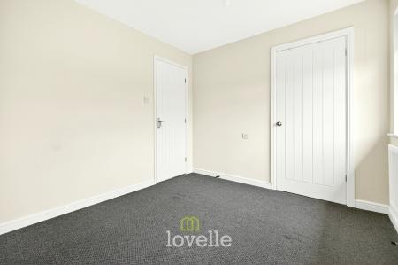 3 bedroom Semi-detached house for sale in Buckingham Grove, Grimsby, DN33