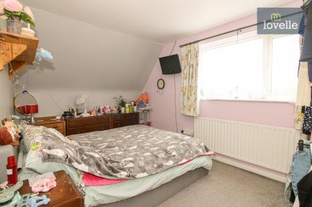 4 bedroom Detached house for sale in Tudor Drive, Louth, LN11