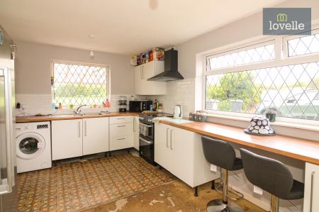 2 bedroom Semi-detached house for sale in Evison Way, North Somercotes, LN11