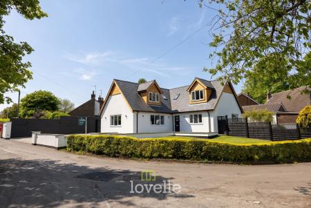 4 bedroom Detached house for sale in Chapel Lane, Barnoldby Le Beck, DN37