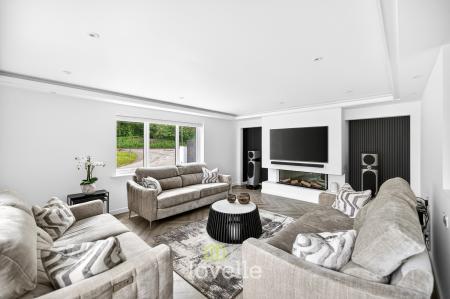 4 bedroom Detached house for sale in Chapel Lane, Barnoldby Le Beck, DN37
