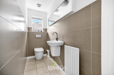 4 bedroom Detached house for sale in Chapel Lane, Barnoldby Le Beck, DN37