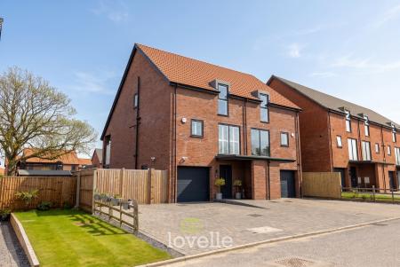 Claydon Way, Waltham, DN37