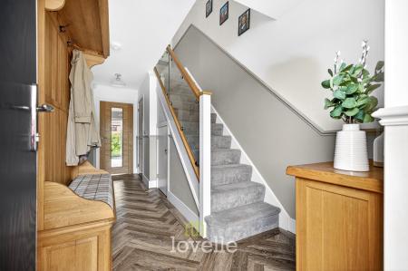 4 bedroom Semi-detached house for sale in Claydon Way, Waltham, DN37