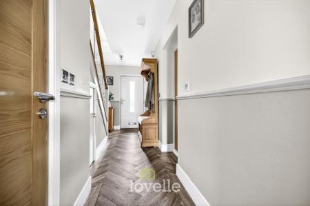 4 bedroom Semi-detached house for sale in Claydon Way, Waltham, DN37