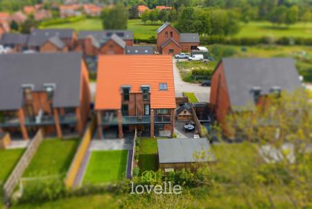 4 bedroom Semi-detached house for sale in Claydon Way, Waltham, DN37
