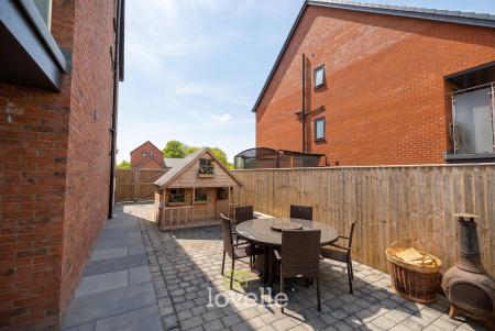 4 bedroom Semi-detached house for sale in Claydon Way, Waltham, DN37