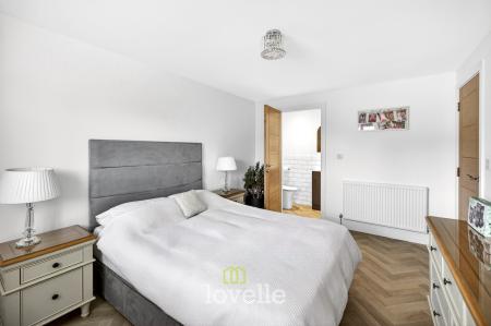 4 bedroom Semi-detached house for sale in Claydon Way, Waltham, DN37
