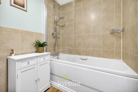 2 bedroom Terraced House for sale in Robert Pearson Mews, Grimsby, DN32