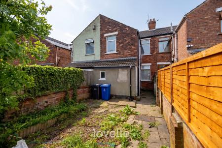 3 bedroom Terraced House for sale in Lord Street, Grimsby, DN31