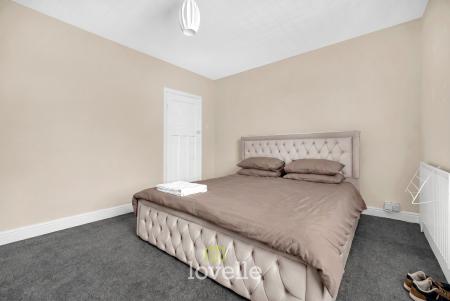 3 bedroom Terraced House for sale in Lord Street, Grimsby, DN31
