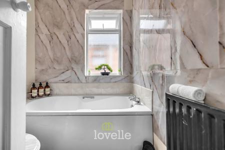 3 bedroom Terraced House for sale in Lord Street, Grimsby, DN31