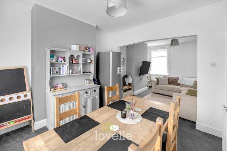 3 bedroom Terraced House for sale in Lord Street, Grimsby, DN31