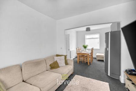 3 bedroom Terraced House for sale in Lord Street, Grimsby, DN31
