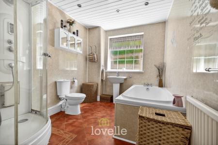 3 bedroom Detached house for sale in Pelham Avenue, Scartho, Grimsby, DN33