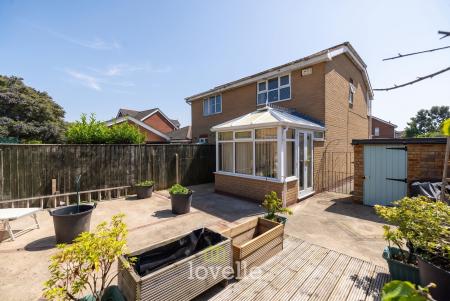 2 bedroom Semi-detached house for sale in Hampstead Park, Scartho Top, Grimsby, DN33