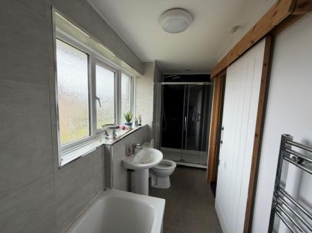 3 bedroom Terraced House to let in Campbell Grove, Grimsby, DN37