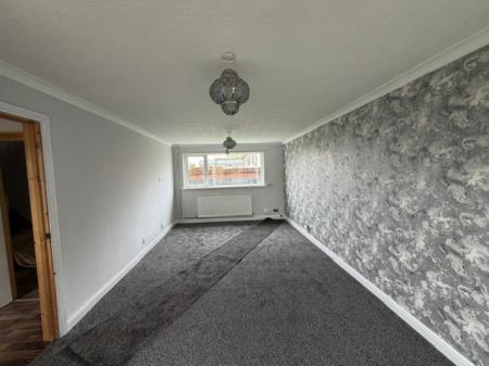 3 bedroom Terraced House to let in Campbell Grove, Grimsby, DN37