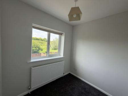3 bedroom Terraced House to let in Springway Crescent, Grimsby, DN34