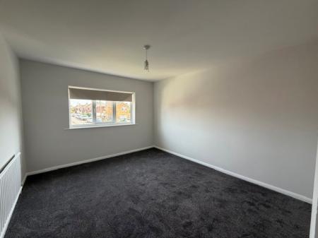 3 bedroom Terraced House to let in Springway Crescent, Grimsby, DN34
