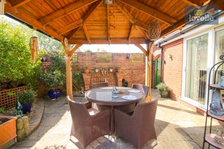 4 bedroom Detached house for sale in Bank End, North Somercotes, LN11
