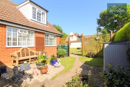 4 bedroom Detached house for sale in Bank End, North Somercotes, LN11