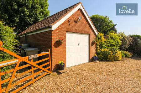4 bedroom Detached house for sale in Bank End, North Somercotes, LN11