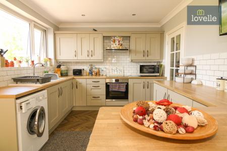 3 bedroom Detached bungalow for sale in Eastfield Lane, Grimoldby, LN11
