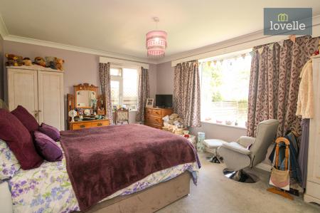 3 bedroom Detached bungalow for sale in Eastfield Lane, Grimoldby, LN11