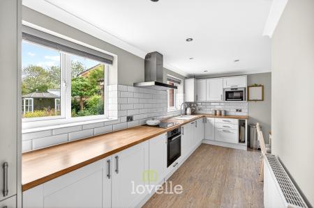 4 bedroom Detached house for sale in Wisteria Drive, Healing, DN41