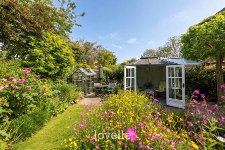 4 bedroom Detached house for sale in Wisteria Drive, Healing, DN41