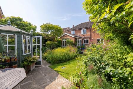 4 bedroom Detached house for sale in Wisteria Drive, Healing, DN41