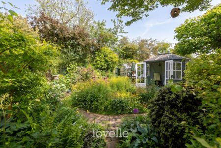 4 bedroom Detached house for sale in Wisteria Drive, Healing, DN41