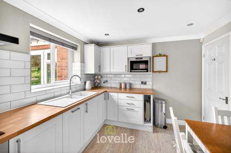 4 bedroom Detached house for sale in Wisteria Drive, Healing, DN41