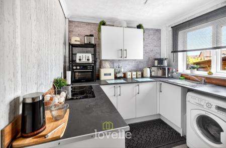 2 bedroom Terraced House for sale in Waterside Drive, Grimsby, DN31