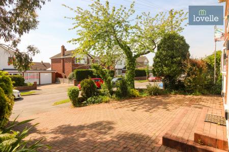 5 bedroom Detached house for sale in Charles Avenue, Louth, LN11