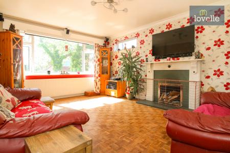 5 bedroom Detached house for sale in Charles Avenue, Louth, LN11