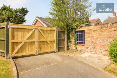 3 bedroom Semi-detached house for sale in Newbridge Hill, Louth, LN11