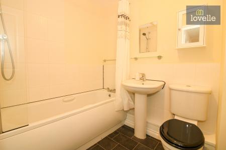 3 bedroom Semi-detached house for sale in Newbridge Hill, Louth, LN11