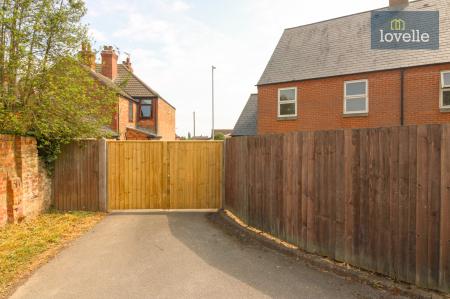 3 bedroom Semi-detached house for sale in Newbridge Hill, Louth, LN11