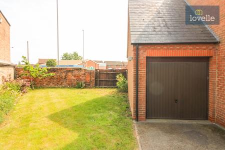 3 bedroom Semi-detached house for sale in Newbridge Hill, Louth, LN11