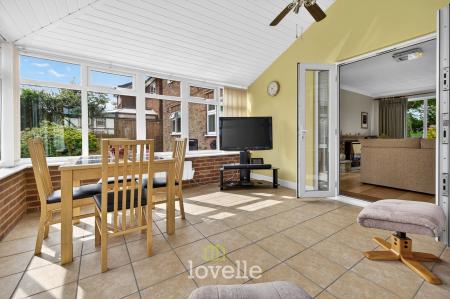 3 bedroom Detached house for sale in Stallingborough Road, Healing, DN41