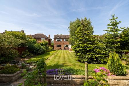 3 bedroom Detached house for sale in Stallingborough Road, Healing, DN41