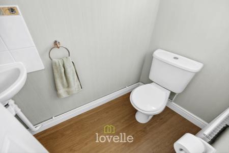 3 bedroom Detached house for sale in Stallingborough Road, Healing, DN41